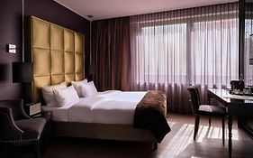 Roomers Frankfurt Central, Autograph Collection